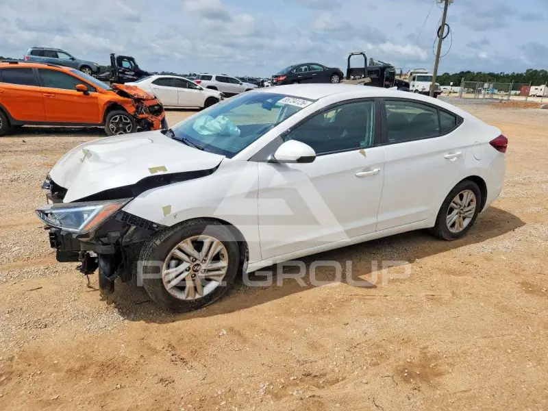 2019 Hyundai Elantra фото