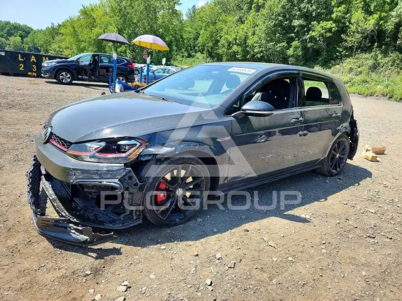 2019 Volkswagen GTI photo