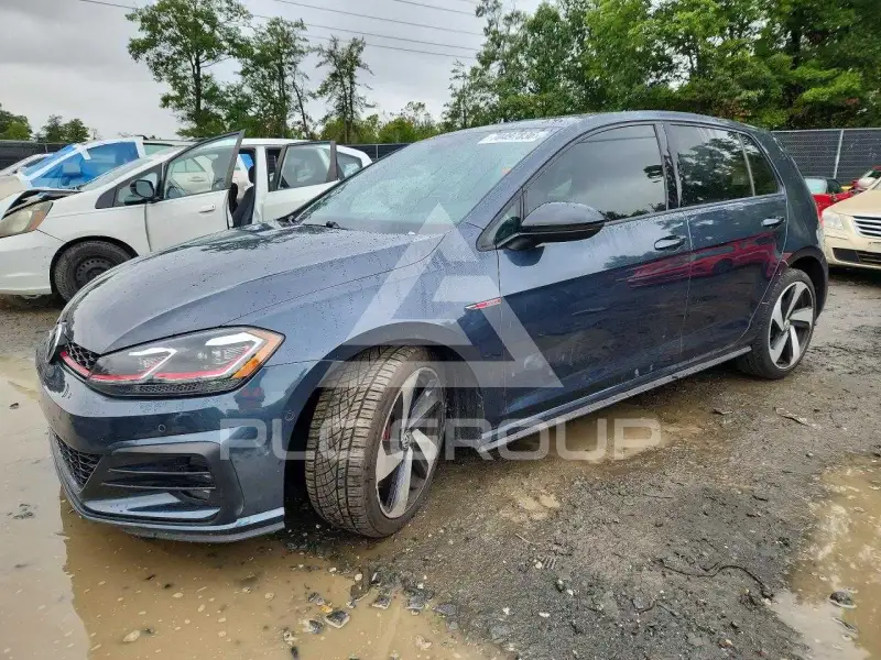 2019 Volkswagen GTI photo
