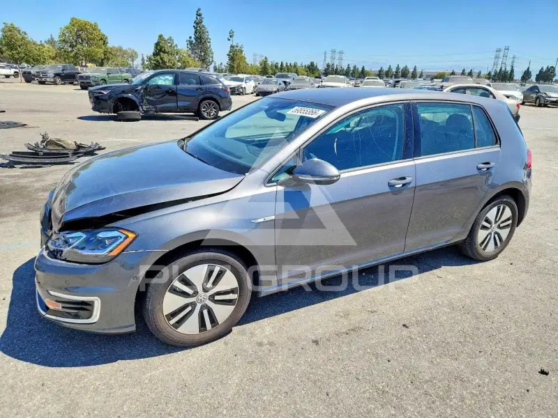 2019 Volkswagen GOLF фото