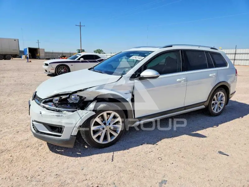 2019 Volkswagen GOLF photo