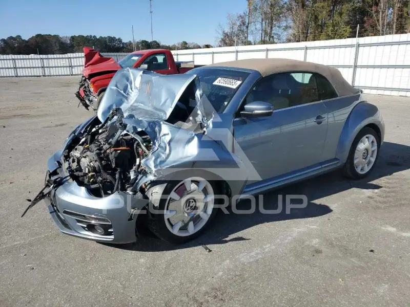 2019 Volkswagen BEETLE фото