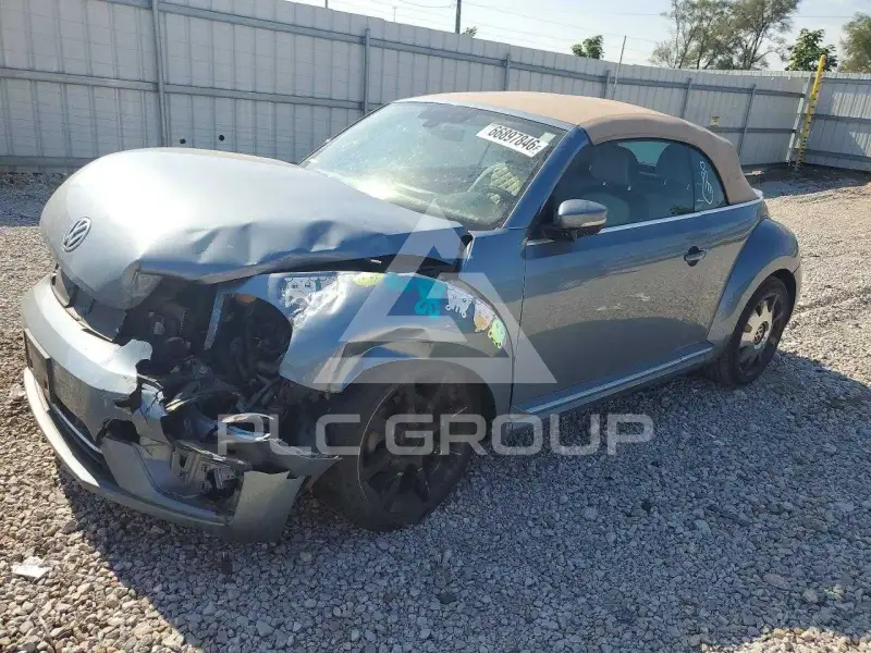 2019 Volkswagen BEETLE photo
