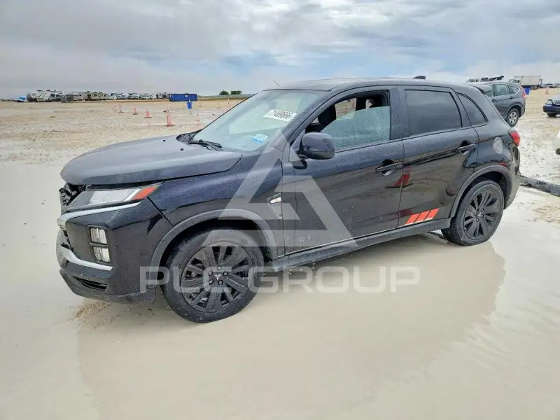 2020 Mitsubishi OUTLANDER photo