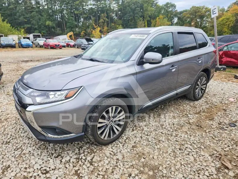 2020 Mitsubishi OUTLANDER photo