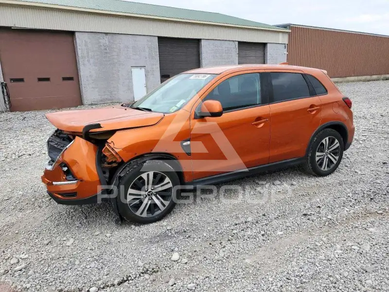 2020 Mitsubishi OUTLANDER photo