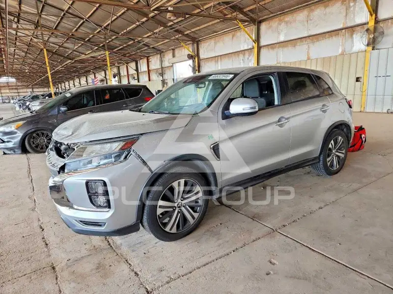 2020 Mitsubishi OUTLANDER photo