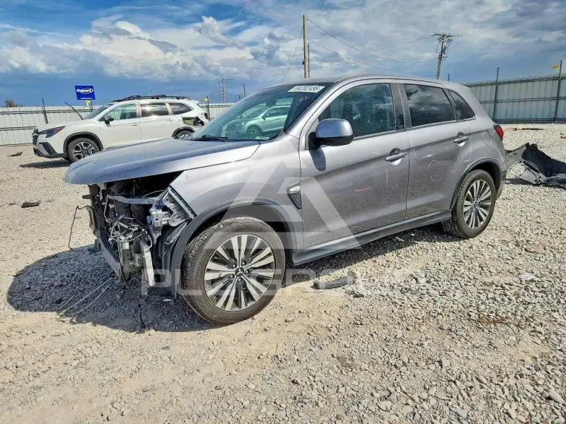 2020 Mitsubishi OUTLANDER photo