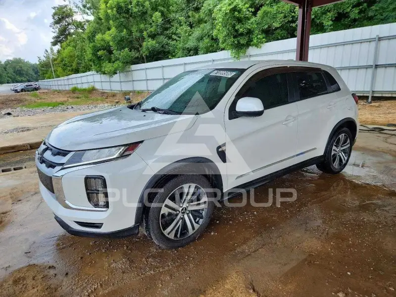2020 Mitsubishi OUTLANDER photo