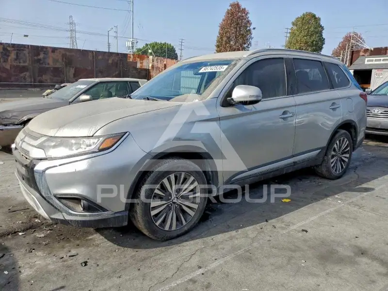 2020 Mitsubishi OUTLANDER photo