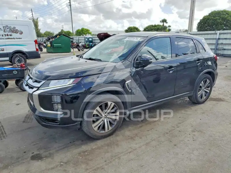 2020 Mitsubishi OUTLANDER photo