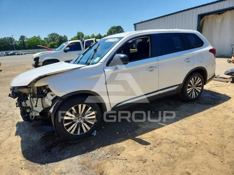 2020 Mitsubishi OUTLANDER фото