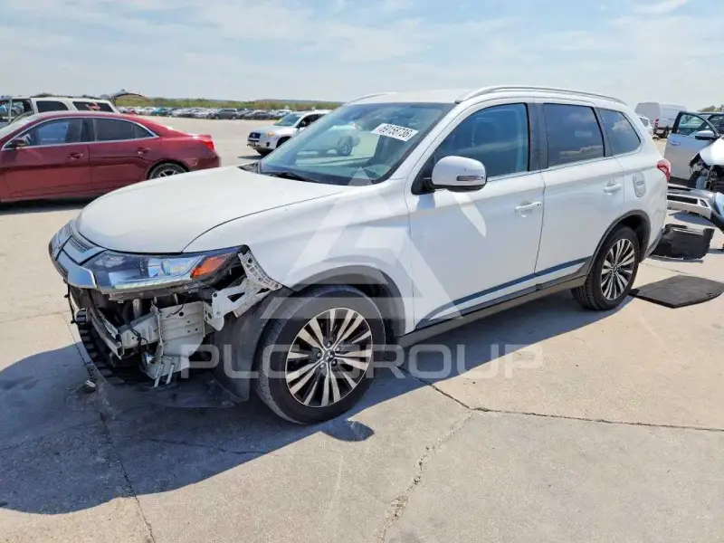 2020 Mitsubishi OUTLANDER photo
