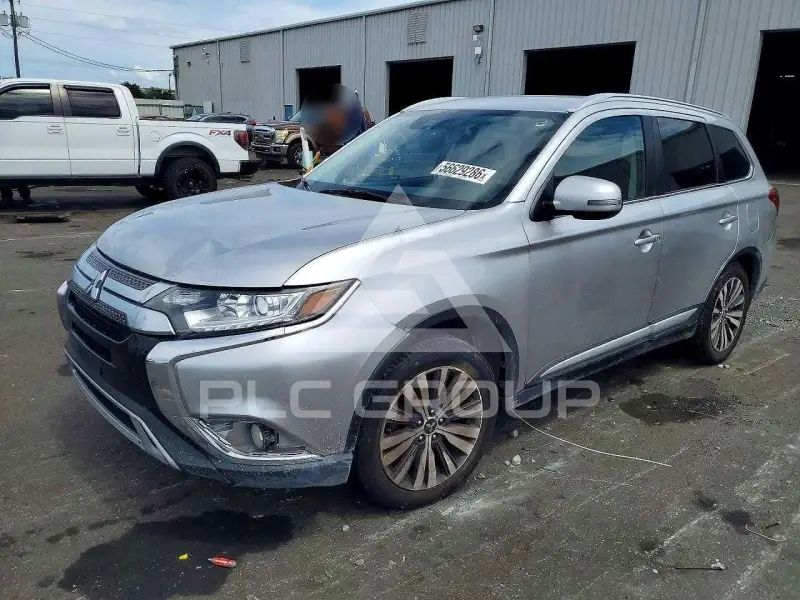 2020 Mitsubishi OUTLANDER photo