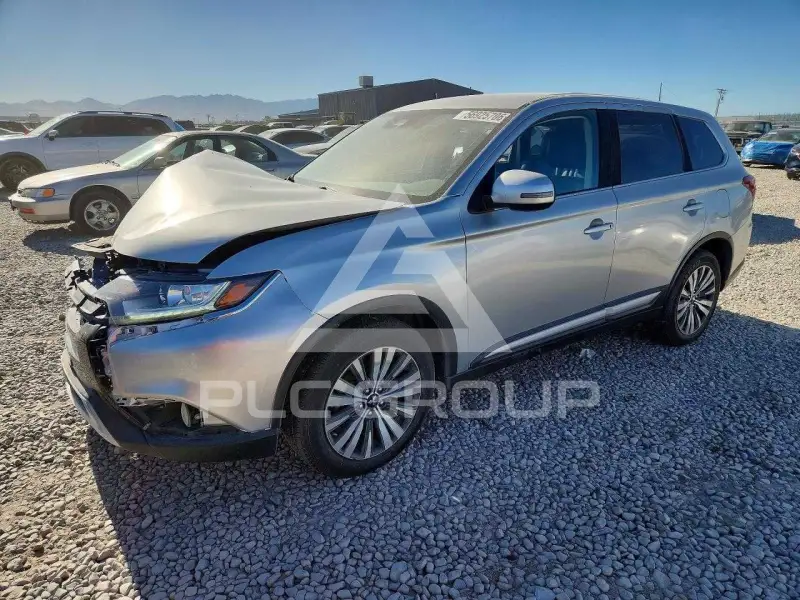 2020 Mitsubishi OUTLANDER photo