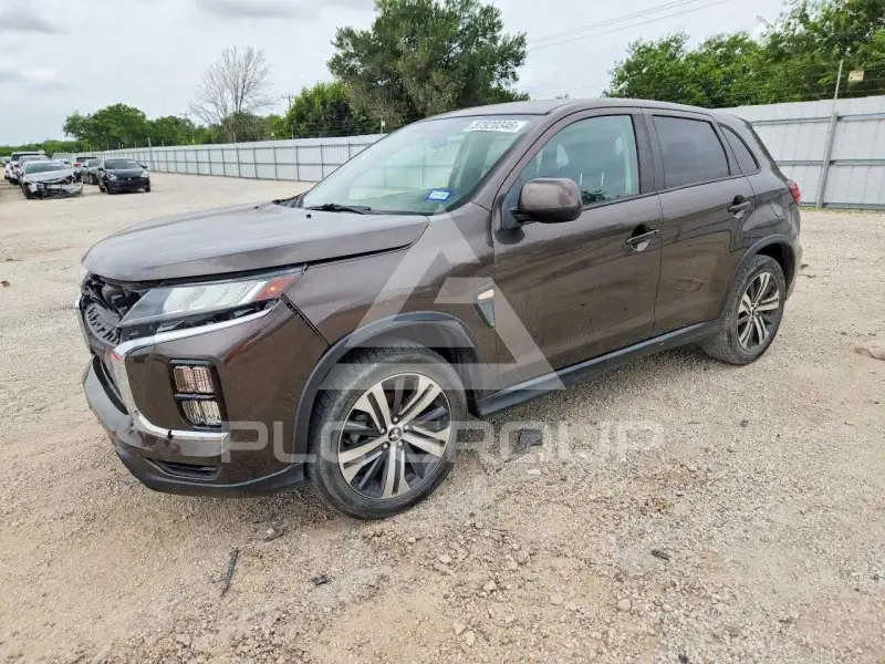 2020 Mitsubishi OUTLANDER photo