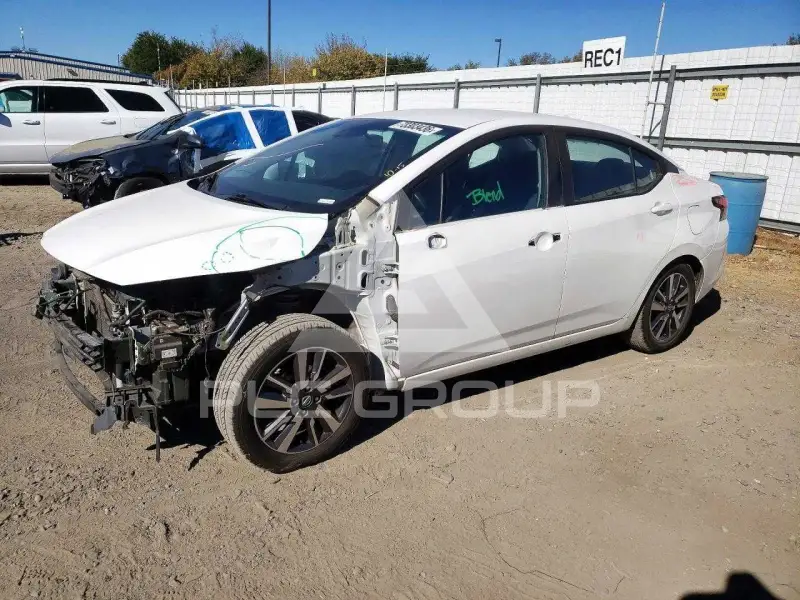 2020 Nissan VERSA фото