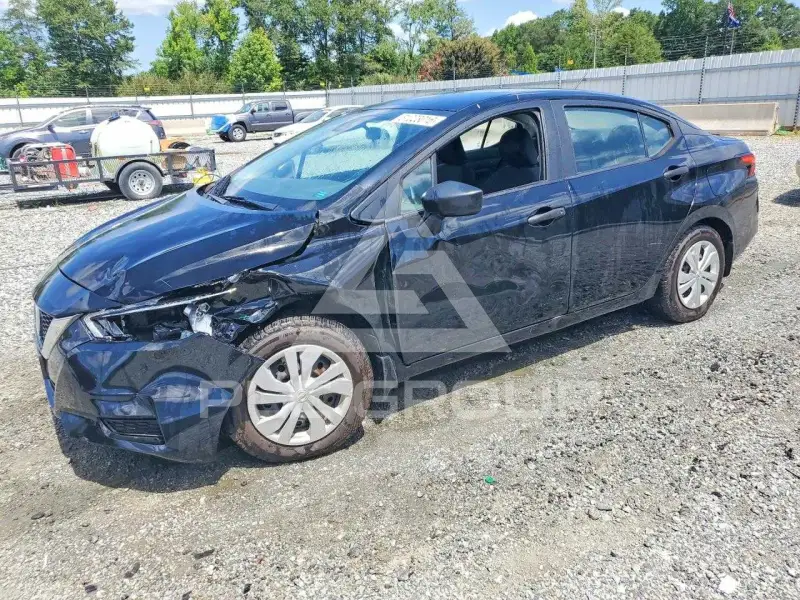 2020 Nissan VERSA photo