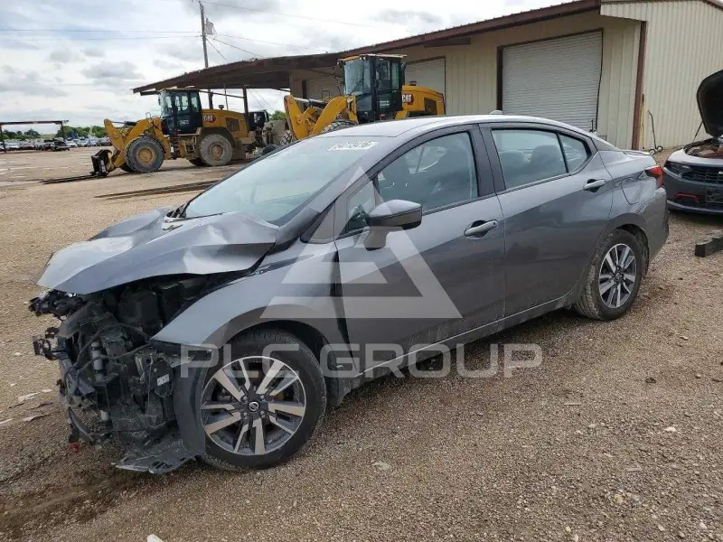 2020 Nissan VERSA фото