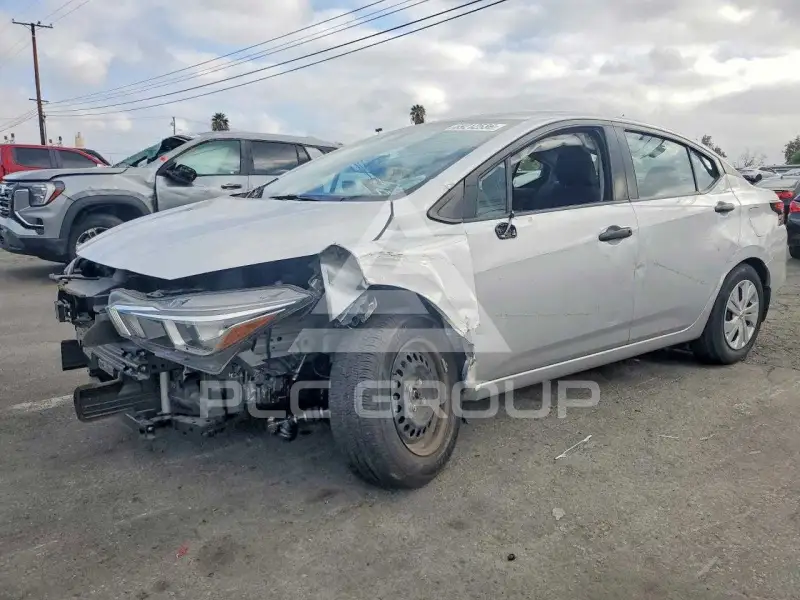 2020 Nissan VERSA фото