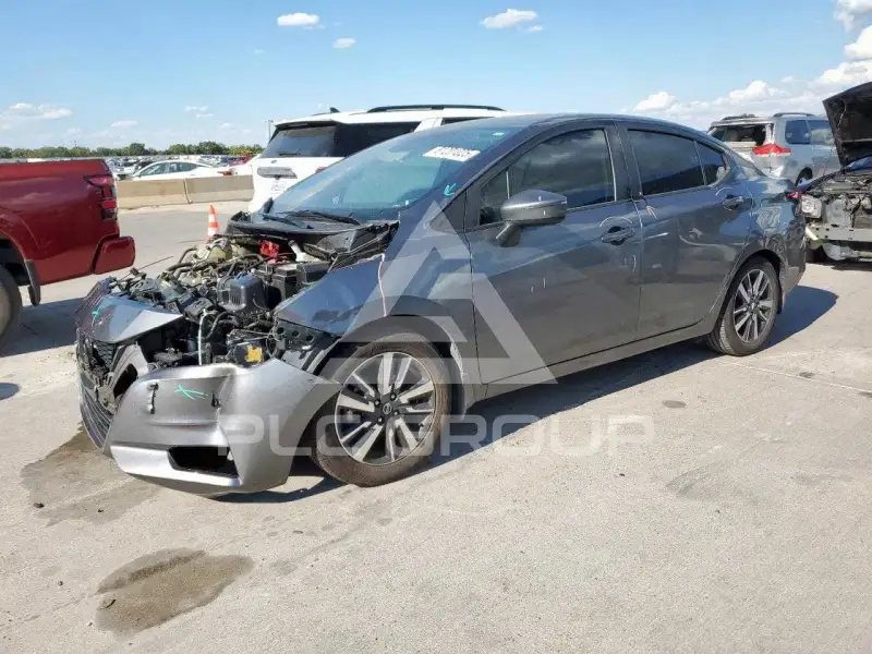 2020 Nissan VERSA photo
