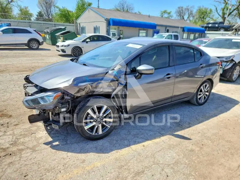 2020 Nissan VERSA фото