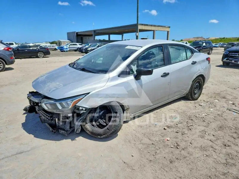 2020 Nissan VERSA photo
