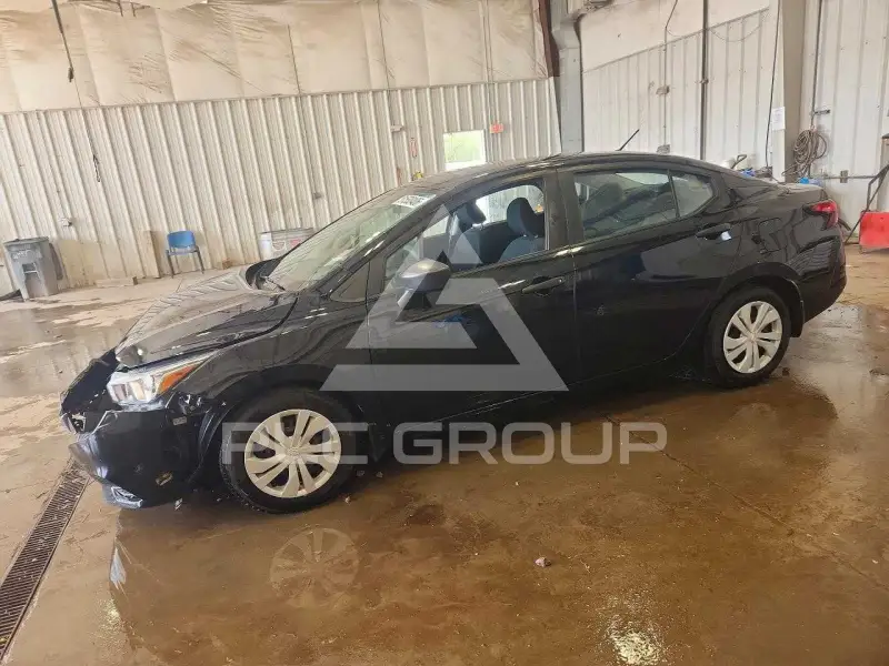 2020 Nissan VERSA photo