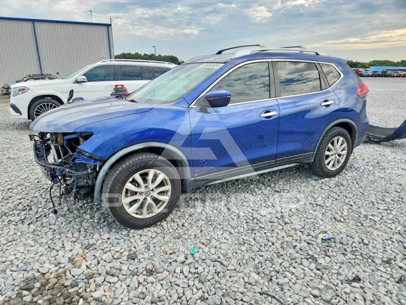 2020 Nissan ROGUE photo