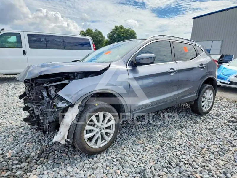 2020 Nissan ROGUE photo