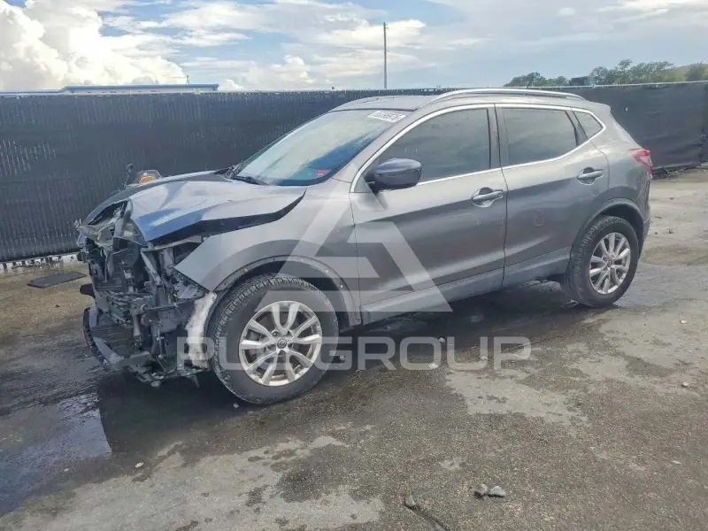 2020 Nissan ROGUE photo