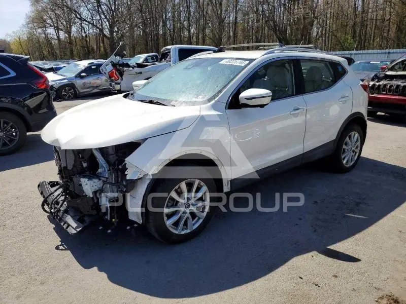2020 Nissan ROGUE photo
