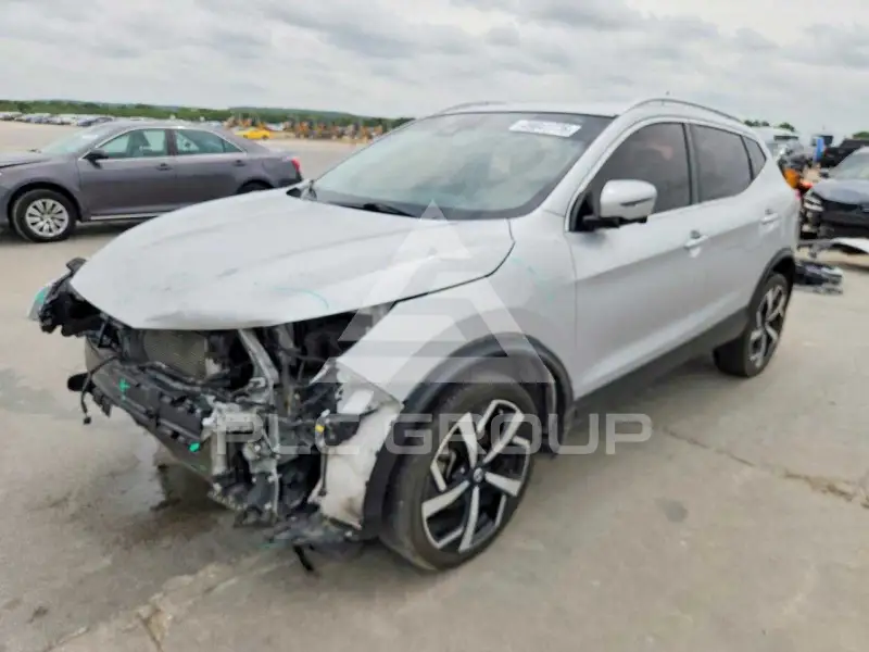 2020 Nissan ROGUE photo