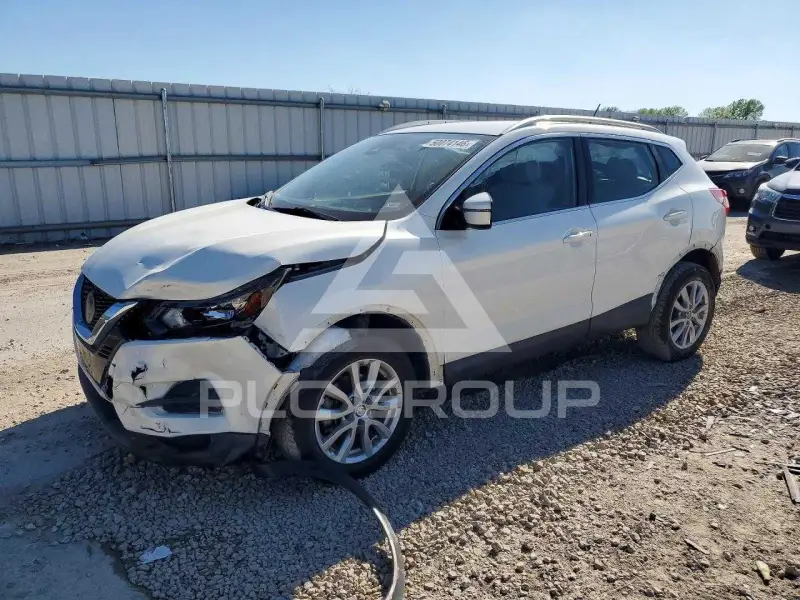 2020 Nissan ROGUE photo