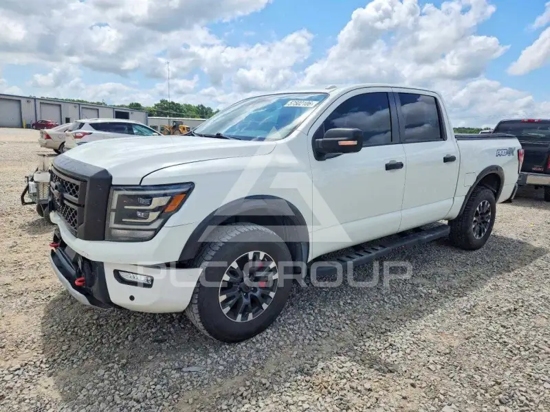 2020 Nissan TITAN фото