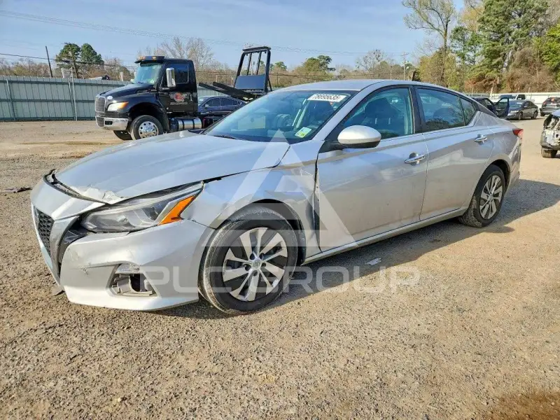 2020 Nissan ALTIMA photo
