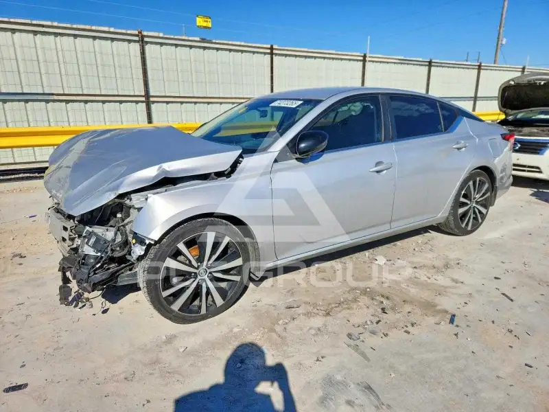 2020 Nissan ALTIMA photo