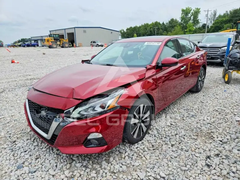 2020 Nissan ALTIMA photo