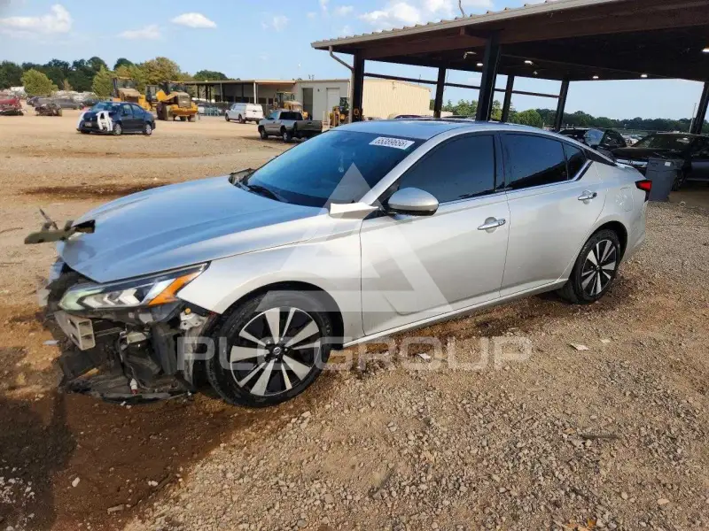 2020 Nissan ALTIMA photo
