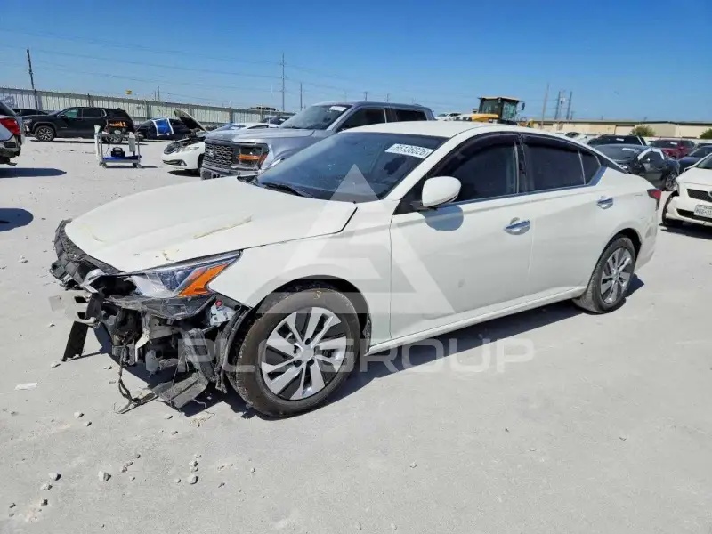 2020 Nissan ALTIMA photo