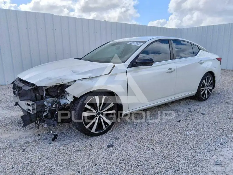 2020 Nissan ALTIMA photo