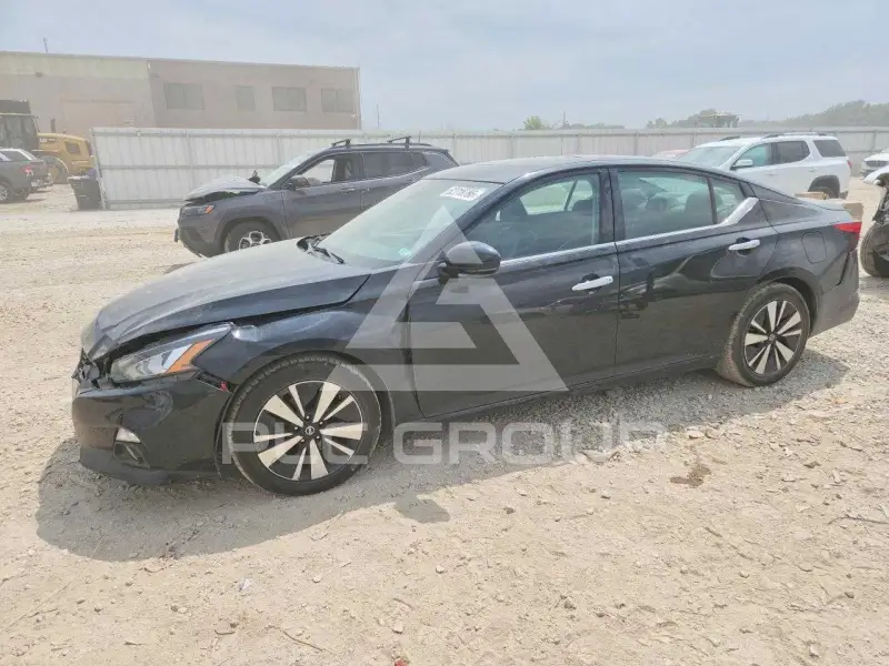 2020 Nissan ALTIMA photo