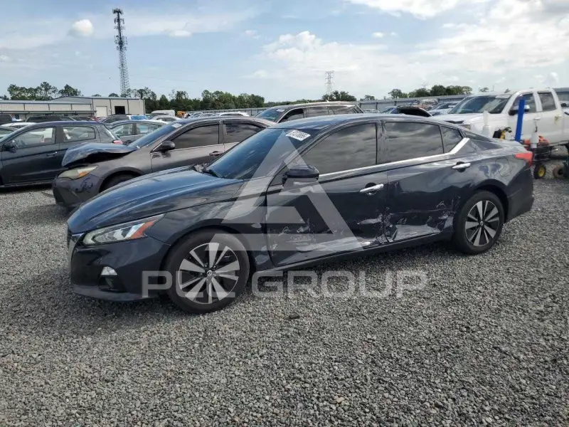 2020 Nissan ALTIMA photo