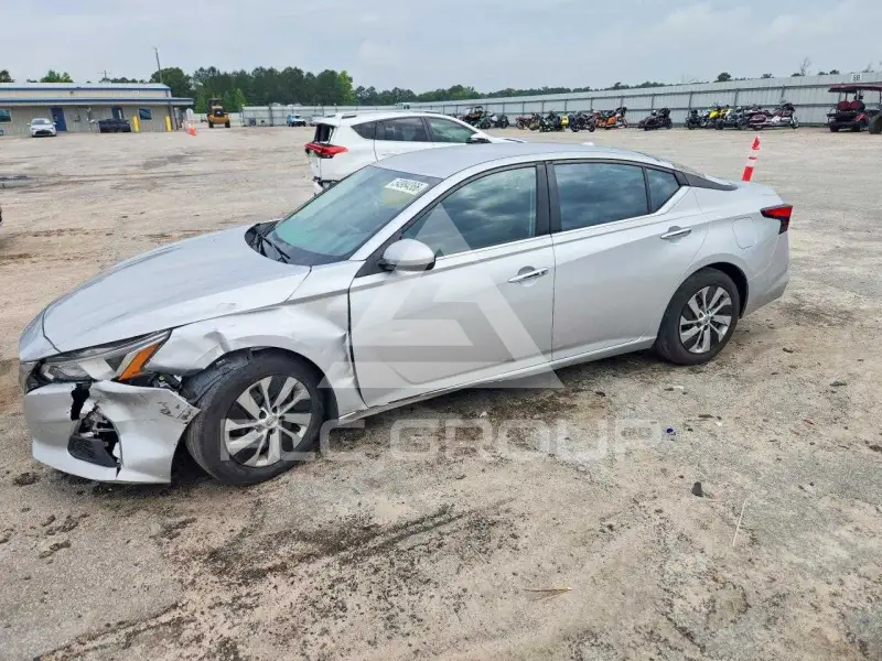 2020 Nissan ALTIMA фото