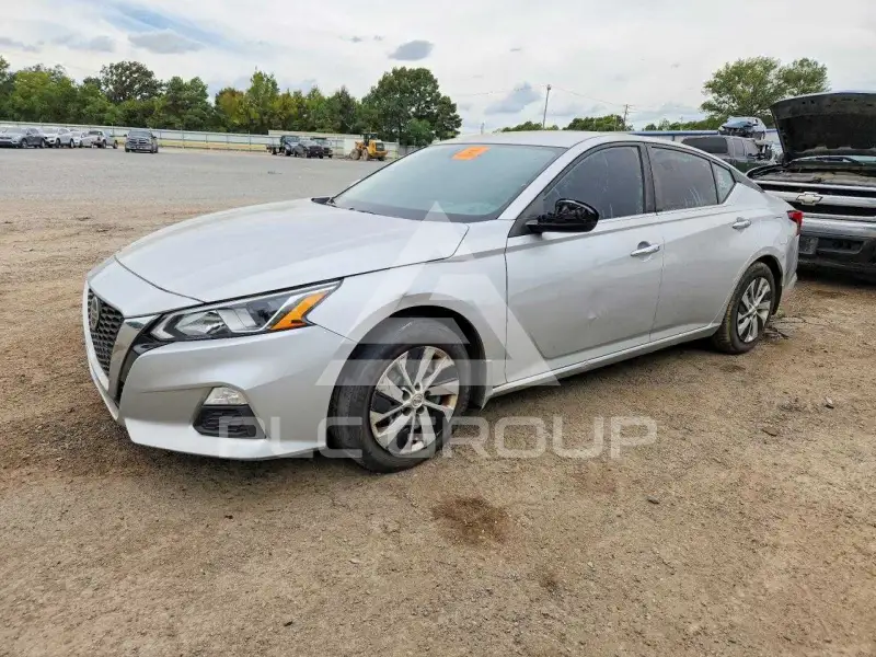 2020 Nissan ALTIMA photo