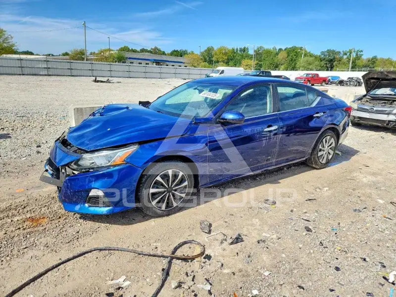 2020 Nissan ALTIMA photo