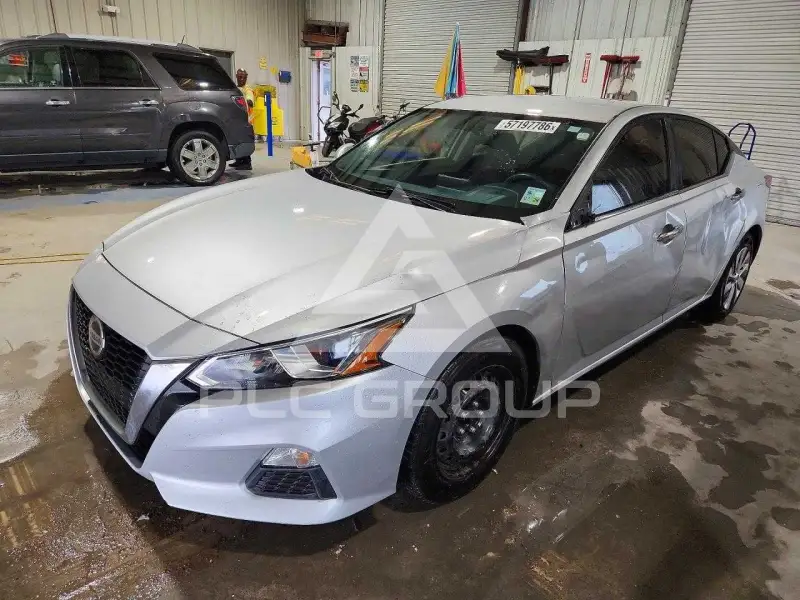 2020 Nissan ALTIMA photo