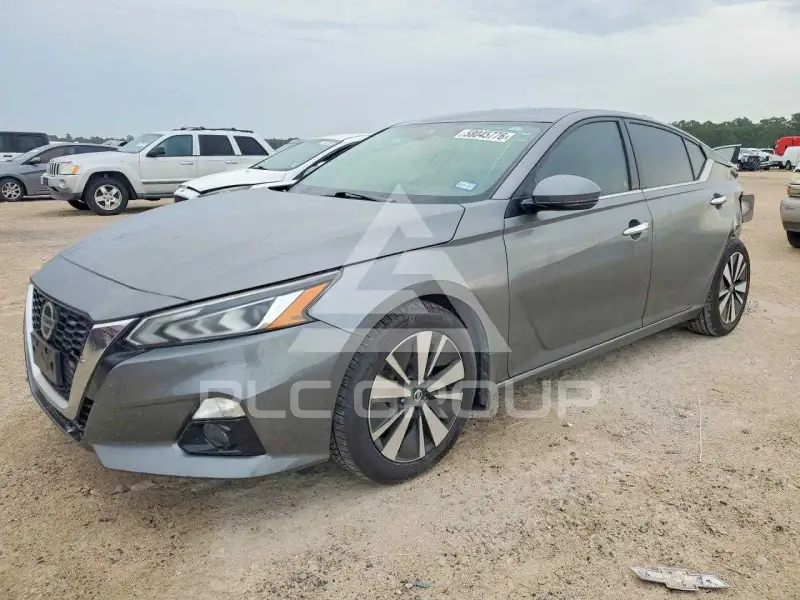 2020 Nissan ALTIMA photo