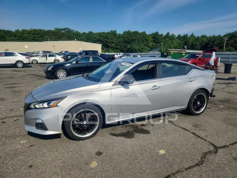 2020 Nissan ALTIMA photo