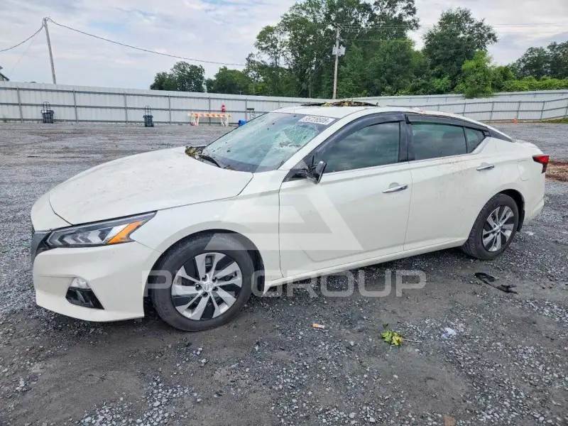 2020 Nissan ALTIMA photo
